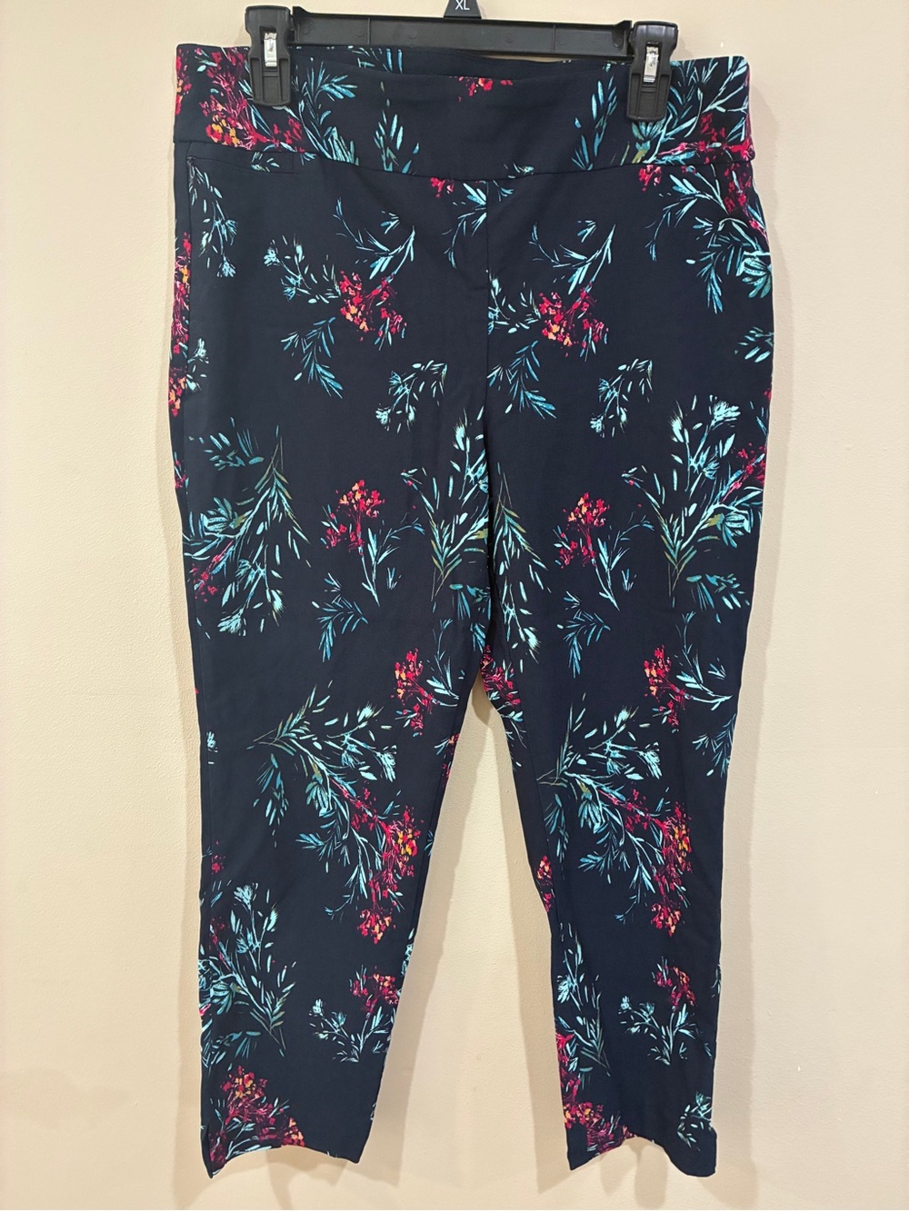 Van Heusen Navy Floral Cropped Leggings